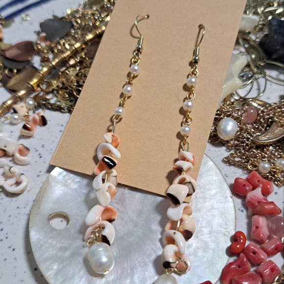 Like ๐ this to be notified when I go live - Picture 7 of 8